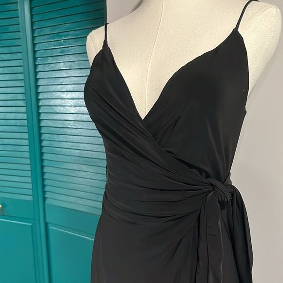 Misa Los Angeles NWT Black Veronika Wrap Maxi Dress
Size small - Picture 6 of 9